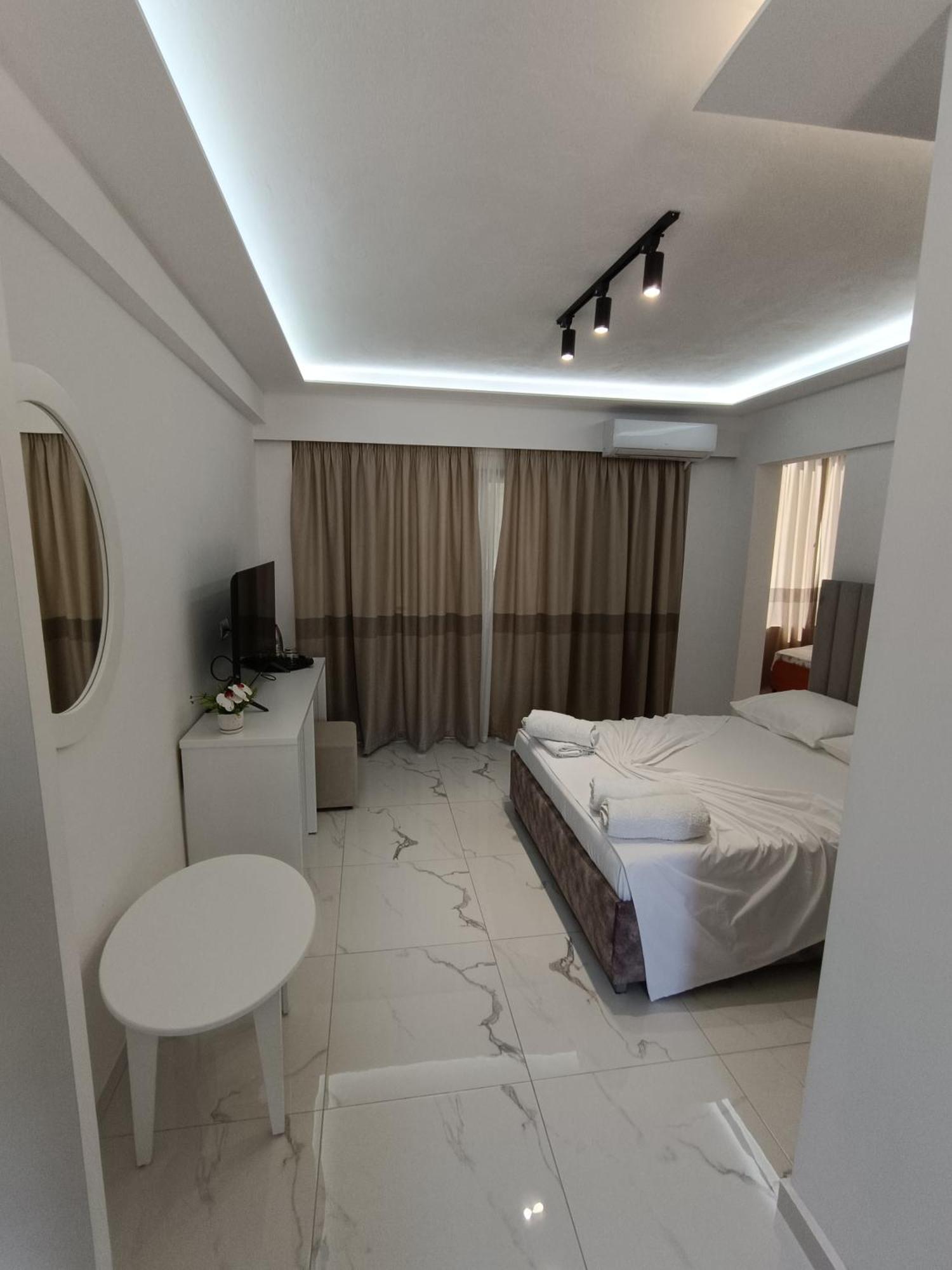 Hotel Elisabet Sarande Exterior photo